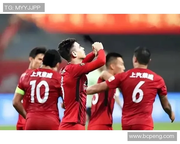 张源精彩表现助力球队成功拦截上海海港展现出色防守能力