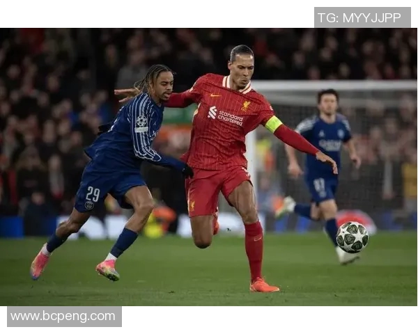 范戴克在欧冠赛场的助攻表现解析与战术价值探讨 范戴克在欧冠赛场的助攻表现解析与战术价值探讨