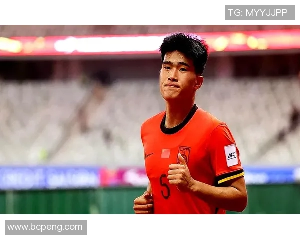 彭啸在U23亚洲杯中精彩解围助力球队晋级展现出色防守能力